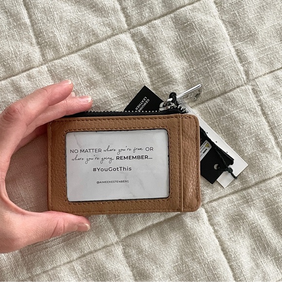 ❤️ NWT Aimee Kestenberg Alia Slim ID Wallet Tan Vachetta Leather - Picture 4 of 7